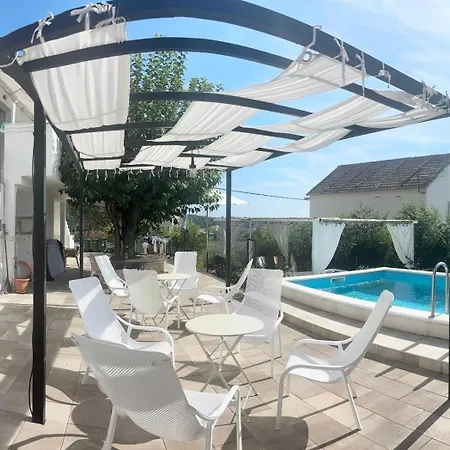 Summer App Pool Spa Jacuzzi 2 شقة *