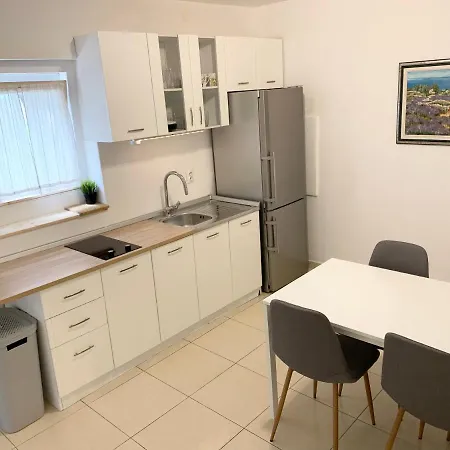 Summer 2 Apartment