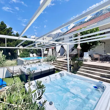 Appartamento Summer App Pool Jacuzzi 2 *